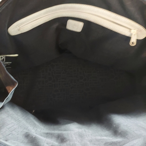 Diane von Furstenberg Travel Shoulder Bag. 👜 - Picture 4 of 15